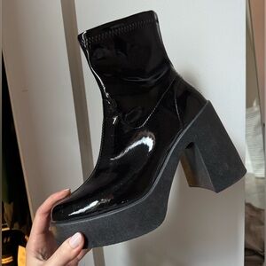 Steve Madden Lanna black patent bootie boot size 9